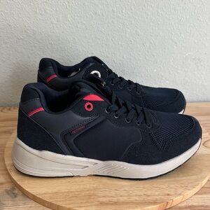 Friendly Excursion Mens Adaptive Sneakers